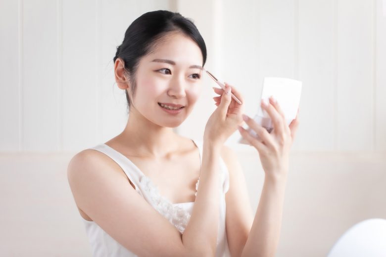 眉毛が変なときの直し方