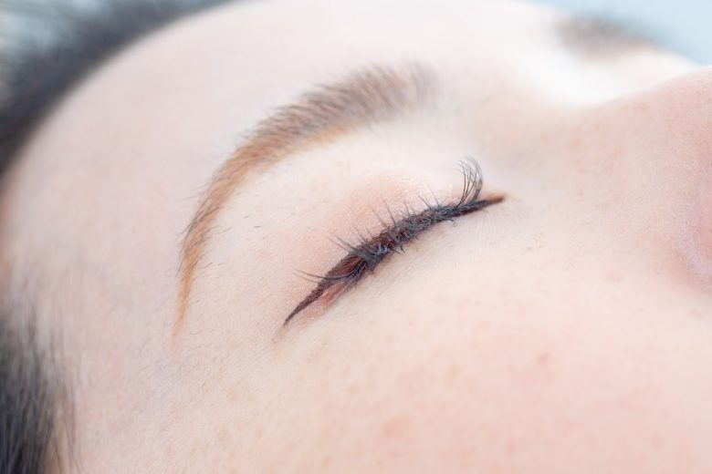 眉毛をきれいに変えたい方はサロンの利用がおすすめ