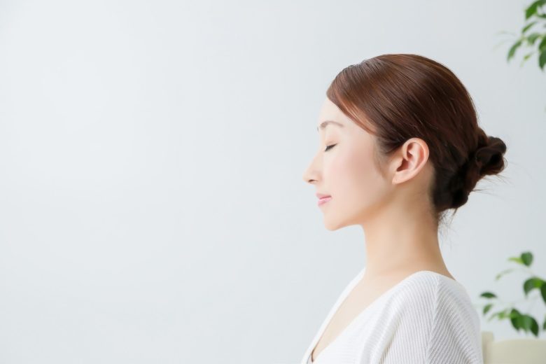 眉毛を変に見せないための日常ケアとメンテナンス